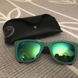 Ray-Ban Wayfarer green folding flash lenses